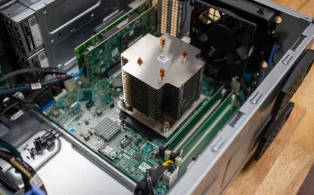 Dell PowerEdge T360 Tower Server Architecture and Performance Analysis