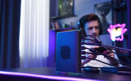 OneXGPU 2 With AMD Radeon RX 7800M Crushes RTX 4070 Laptop GPU In 3DMark Time Spy