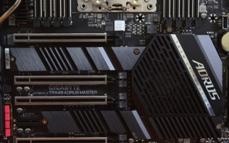 Intel Unveils PCIe “Thermal Throttling” In Linux Driver Update, Targeted At PCIe 6.0 & PCIe 7.0 Standards