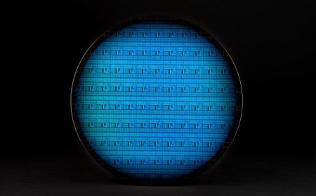 Intel Explores Silicon-Based Quantum Processors, Scaling Performance Massively
