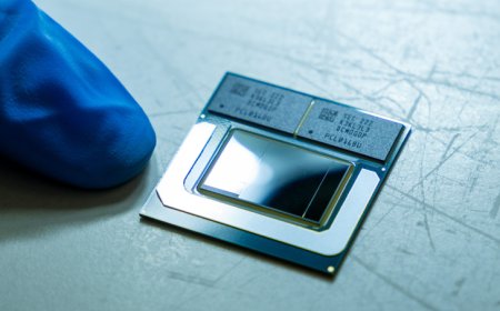Intel Shows Close-Ups of Next-Gen Granite Rapids Xeon & Meteor Lake Client CPUs Using Advanced Packaging Tech