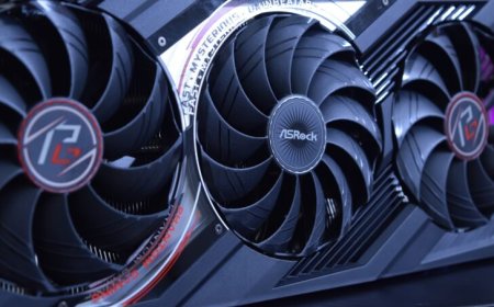 AMD Radeon RX 7800 XT Custom Design From ASRock Spotted, Features 16 GB VRAM