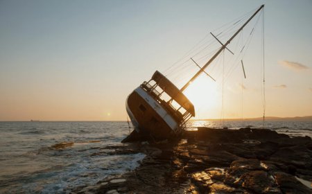 Intel Posts Its Biggest Loss on Record in Q1 2023: Rock Bottom or a Sinking Ship?