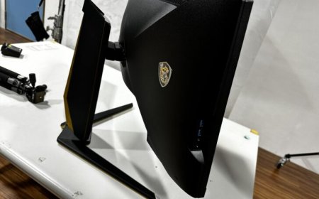 MSI MEG 342C QD-OLED Gaming Display Unboxed, First Look At Flagship With HDMI 2.1 & SpectrumBar