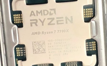 AMD Ryzen 7 7700X 8 Core Zen 4 Desktop CPU Smiles For The Camera