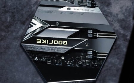 Meet The GOD! MSI’s MEG X670E GODLIKE Juggernaut Motherboard PCB Unveiled – 27 Phase VRM, Gen 5 PCIe & M.2 Slots, Unrivaled OC For AMD Ryzen 7000