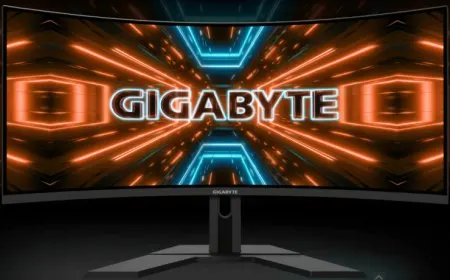 The Gigabyte G34WQC curved ultra-wide gaming monitor features HDR support and a 144Hz refresh rate.