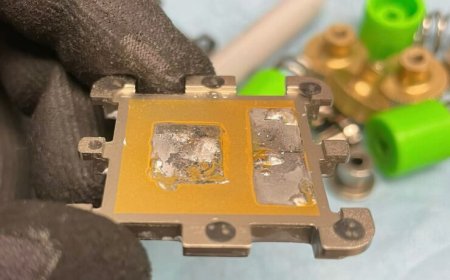 AMD Ryzen 7000 Desktop CPU Delidded: IHS Features Gold Plating With High-Quality Liquid TIM For Zen 4 CCDs and IO Die