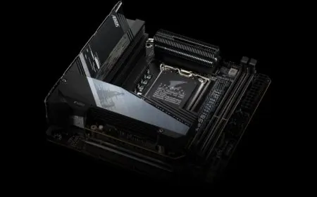 Gigabyte AORUS Z690I Ultra Mini-ITX motherboard showing the PCIe 4.0 slot layout and component arrangement.