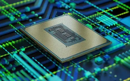 This diagram shows the Intel W680 platform architecture for the 12th Gen Alder Lake Xeon workstation processors.