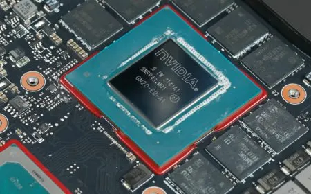 Die shot of the NVIDIA GA103 GPU powering the GeForce RTX 3080 Ti Mobile graphics chip.