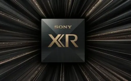 The Sony BRAVIA XR television demonstrates the new cognitive processing method for realistic seeing and hearing.