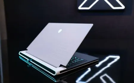 Dell and Alienware laptops feature Intel 12th Gen Alder Lake processors with up to 14 cores and hybrid architecture.