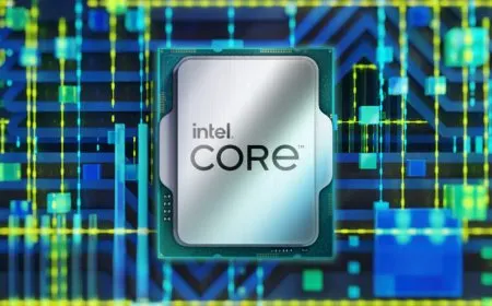 Intel Alder Lake UHD Graphics 770 GPU overclocking results with water cooling approaching 2.4 GHz.