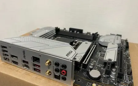 MSI MAG B660M Mortar motherboard with LGA 1700 socket, DDR5 support, and PCIe 4.0 connectivity.