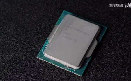 The Intel Core i5-12400F processor shows faster gaming benchmarks than the AMD Ryzen 5 5600X and Intel Core i7-11700K.