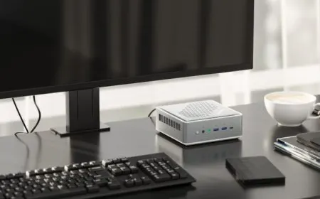 The Minisforum DeskMini TH50 mini PC features an Intel Core i5-11320H processor and Iris Xe graphics.
