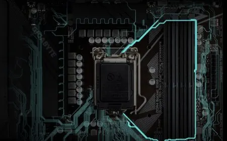 Intel Core i7-12700K processor installed on a Gigabyte Z690 UD AX DDR4 motherboard