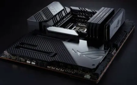 Intel Core i9-12900 Alder Lake CPU installed on ASUS ROG Maximus Z690 Extreme motherboard.