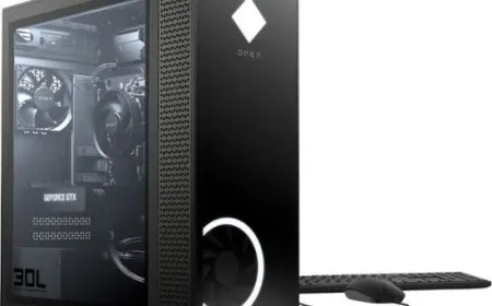 HP desktop computers are featured on a promotional banner for a Labor Day event.