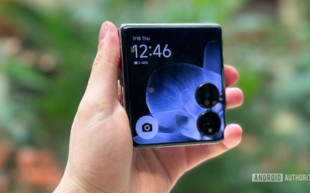 The Z Flip 6 and Moto Razr’s biggest nightmare is going global