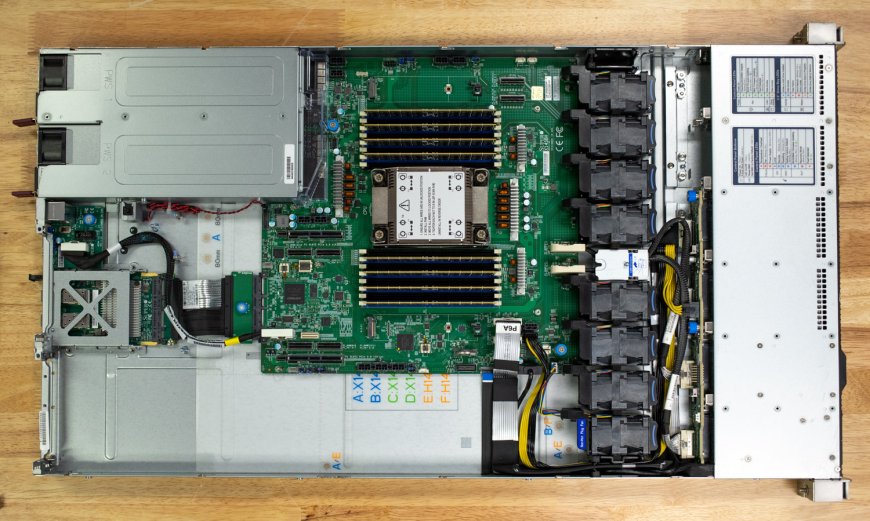 Supermicro Hyper SuperServer SYS-112H-TN Review: Efficiency and Power with Intel Xeon 6