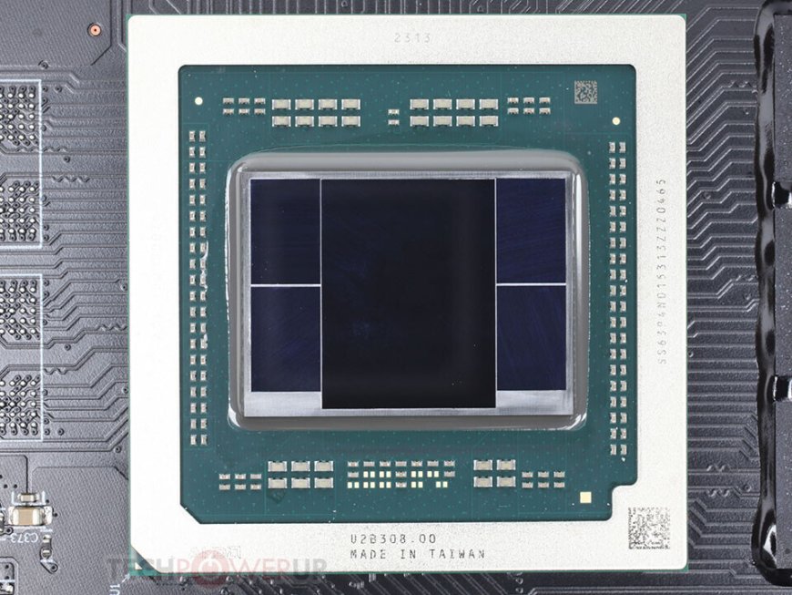 AMD Intros Radeon RX 7800M Mobile Graphics Based on "Navi 32" Silicon