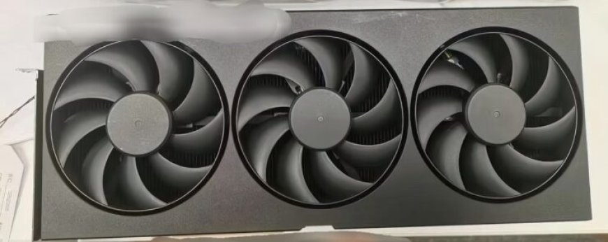 NVIDIA GeForce RTX 4090 Ti “Full-Fat AD102” Graphics Card Pictured With Massive Triple Fan Cooler