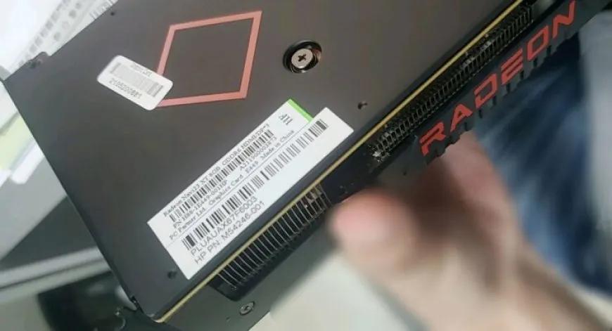 AMD Radeon RX 6600 XT ‘Navi 23’ Graphics Card Allegedly Pictured, Comes With 8 GB GDDR6 Memory