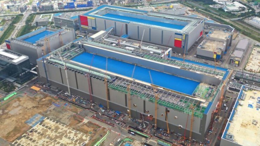 Samsung Unveils The World’s Largest Semiconductor Line Tasked With Mass Producing 16-Gigabit LPDDR5 Mobile DRAM