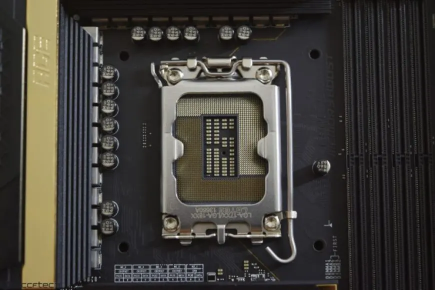 This diagram shows the Intel LGA 1851 socket layout for Meteor Lake and Arrow Lake desktop processors.