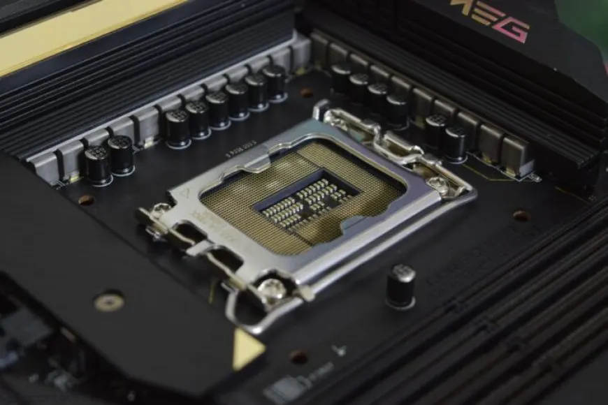 Intel 14th Gen Meteor Lake and 15th Gen Arrow Lake processors launching in 2023 and 2024 on the desktop LGA 2551 socket.