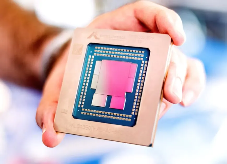The AWS Graviton3 processor die features a 7 chiplet layout, 64 cores, and 55 billion transistors.
