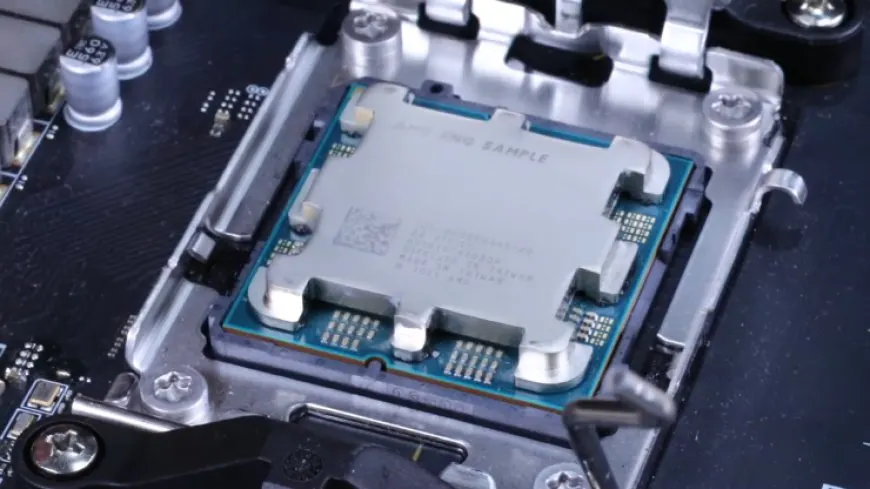 AMD Ryzen 9 7950X processor mounted on an AM5 LGA 1718 motherboard socket.