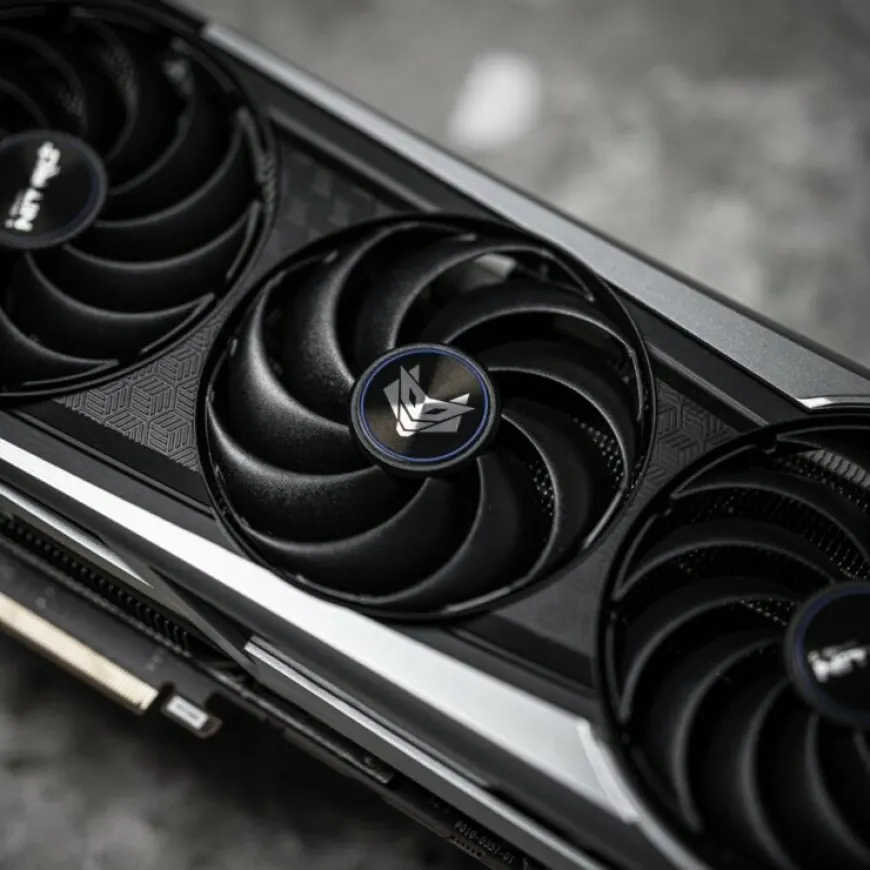 The AMD Radeon RX 6950 XT graphics card features the Navi 21 KXTX GPU with Samsung and Hynix 18 Gbps memory and a 400W TBP.
