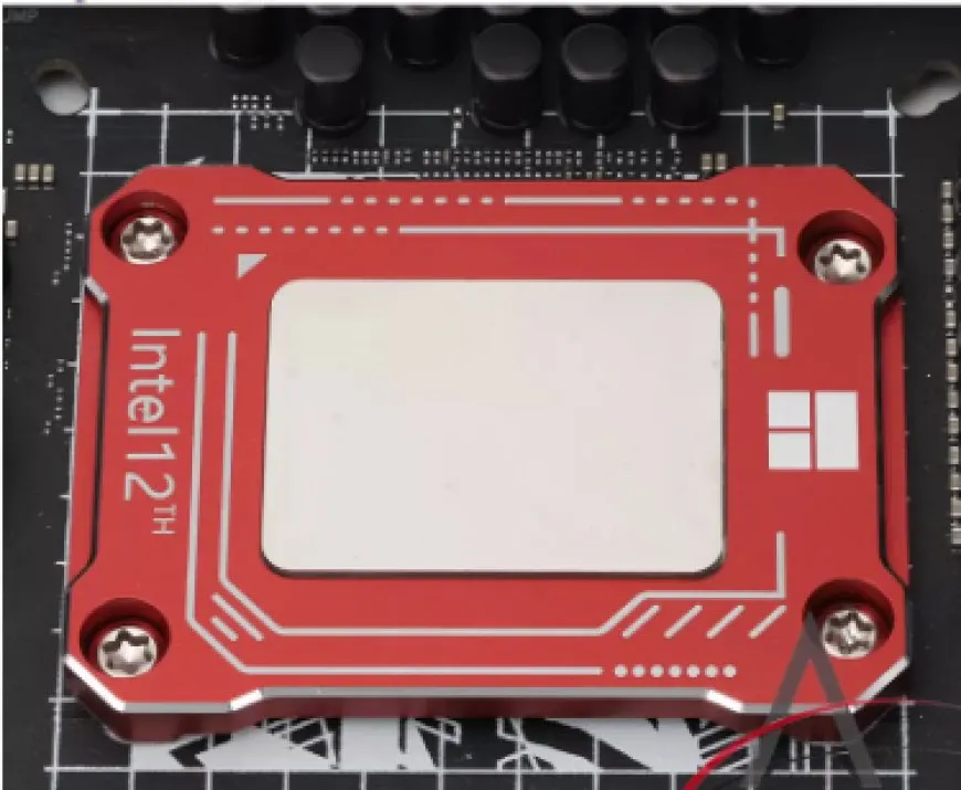 This Thermalright backplate prevents Intel Alder Lake CPUs from bending.