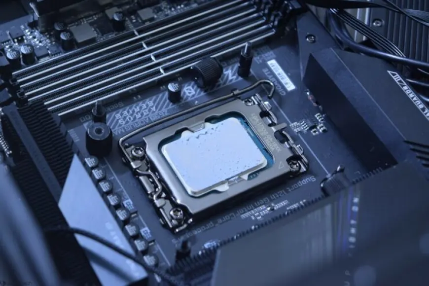Intel Alder Lake CPU with documentation on warping issues and warranty voiding warnings