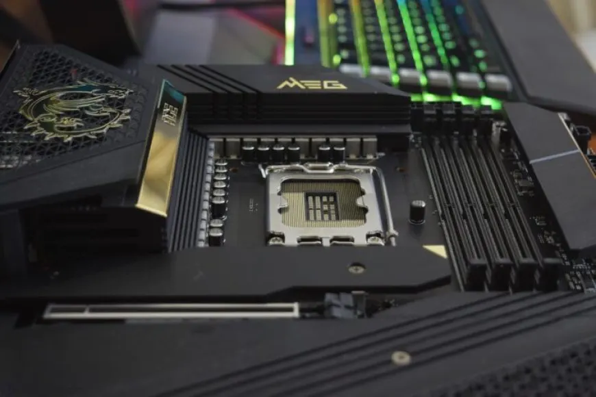 Intel 700-series chipsets for 13th gen Raptor Lake CPUs feature extra PCIe Gen 4 lanes and USB 3.2 Gen 2x2 ports.