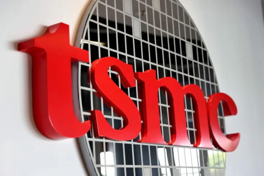 A silicon wafer used in TSMC 3nm chip manufacturing.