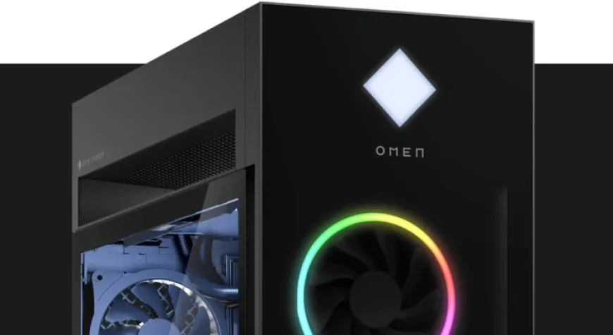 HP OMEN displays its 2022 product lineup alongside the OMEN Cryo Chamber cooling device.