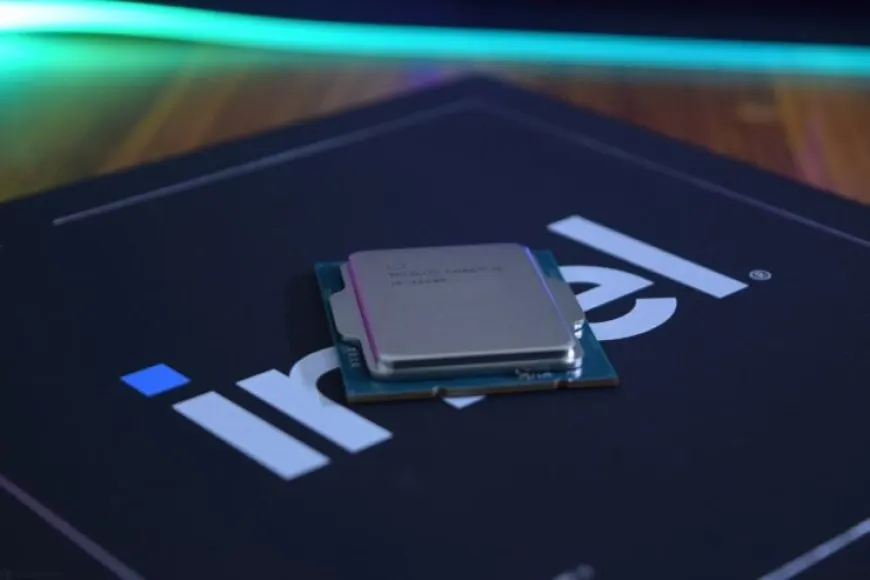 Intel Core i5-12400 versus Core i9-11900K gaming performance and power consumption chart.