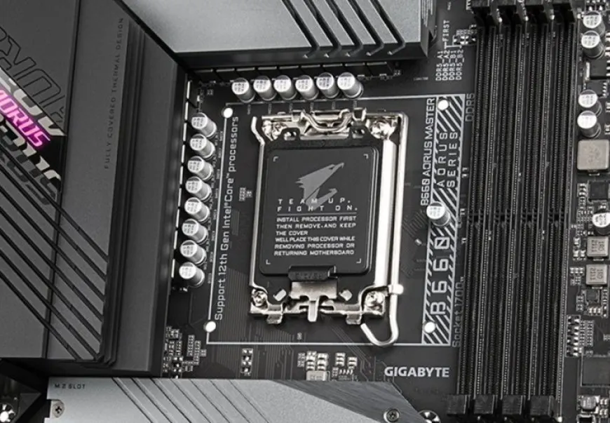 A leaked lineup shows 29 Gigabyte and AORUS B660 motherboards supporting both DDR5 and DDR4 memory configurations.