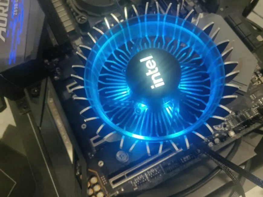 The Intel RH1 stock CPU cooler for Alder Lake desktop processors features more fins and less plastic.