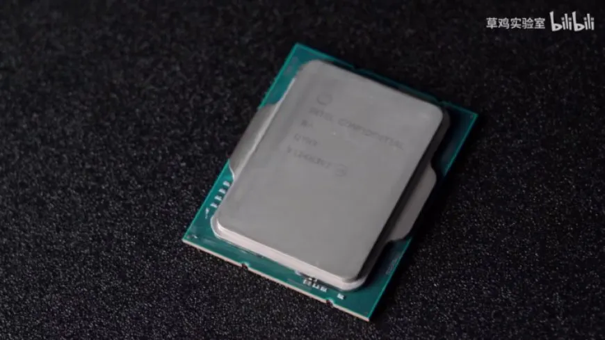 The Intel Core i5-12400F processor shows faster gaming benchmarks than the AMD Ryzen 5 5600X and Intel Core i7-11700K.