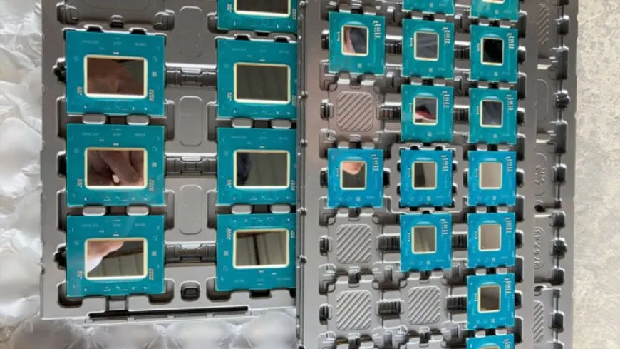 The image displays the complete Intel ARC Alchemist graphics card lineup for desktops, laptops, and workstations.
