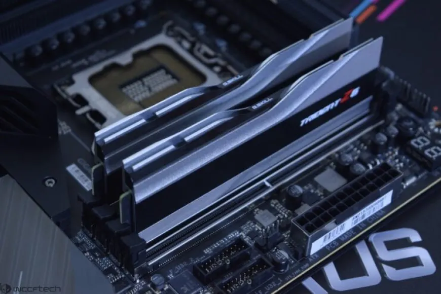 Empty retail shelves surround DDR5 memory modules to illustrate widespread stock shortages caused by PMIC chip constraints.