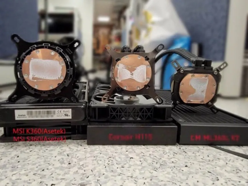 CPU cooler mounting bracket and pressure distribution diagram for Intel Alder Lake desktop processors.