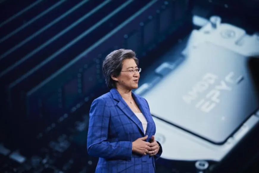 Dr. Lisa Su receives the IEEE Robert N. Noyce Medal for advancing the semiconductor industry.