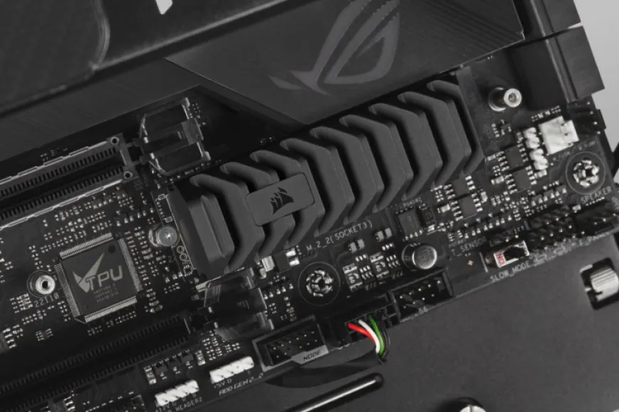 The product shown is the Corsair MP600 PRO XT PCIe Gen 4 NVMe M.2 solid state drive.