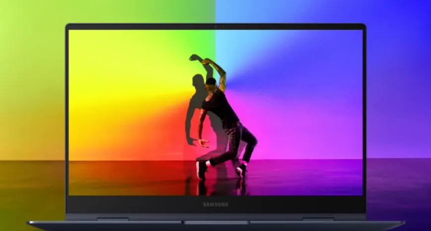 The Samsung Galaxy Book laptop features a 14-core Intel Alder Lake processor and 16 GB DDR5 memory.
